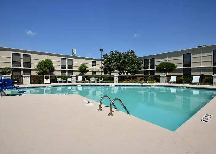 Holiday Inn By Ihg